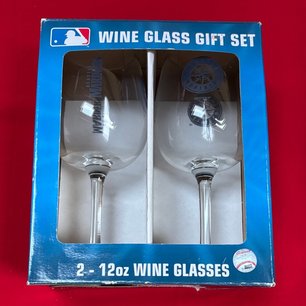MLB Bolier Seattle Mariners wine glasses set! New in box!